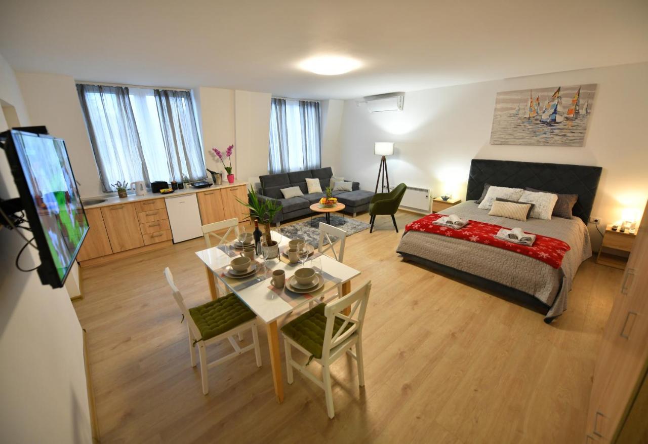 West In Apartments Cacak Ngoại thất bức ảnh