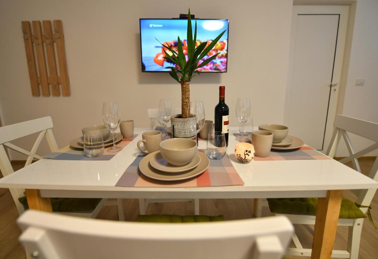 West In Apartments Cacak Ngoại thất bức ảnh