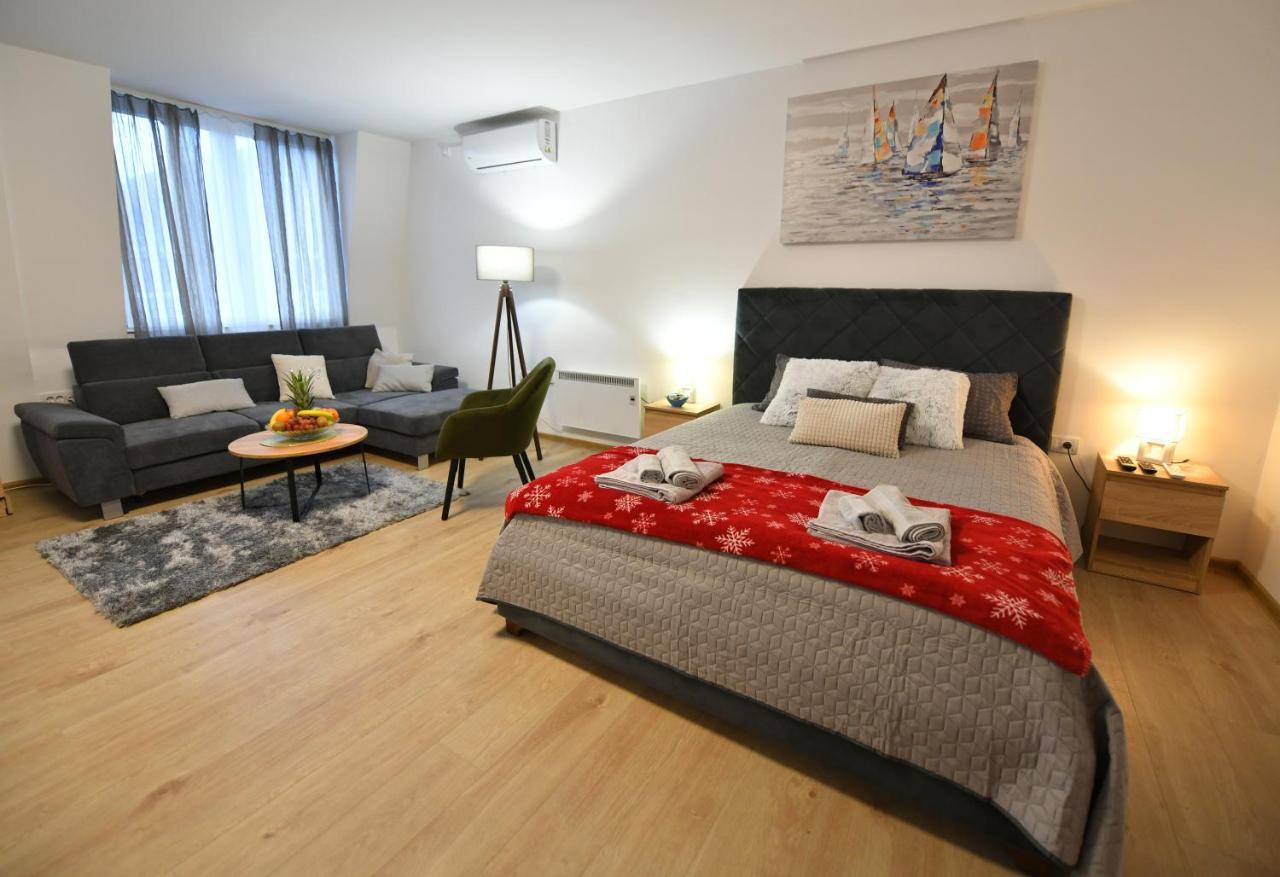 West In Apartments Cacak Ngoại thất bức ảnh
