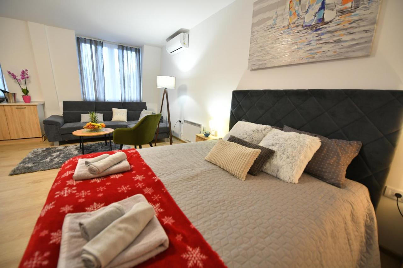 West In Apartments Cacak Ngoại thất bức ảnh