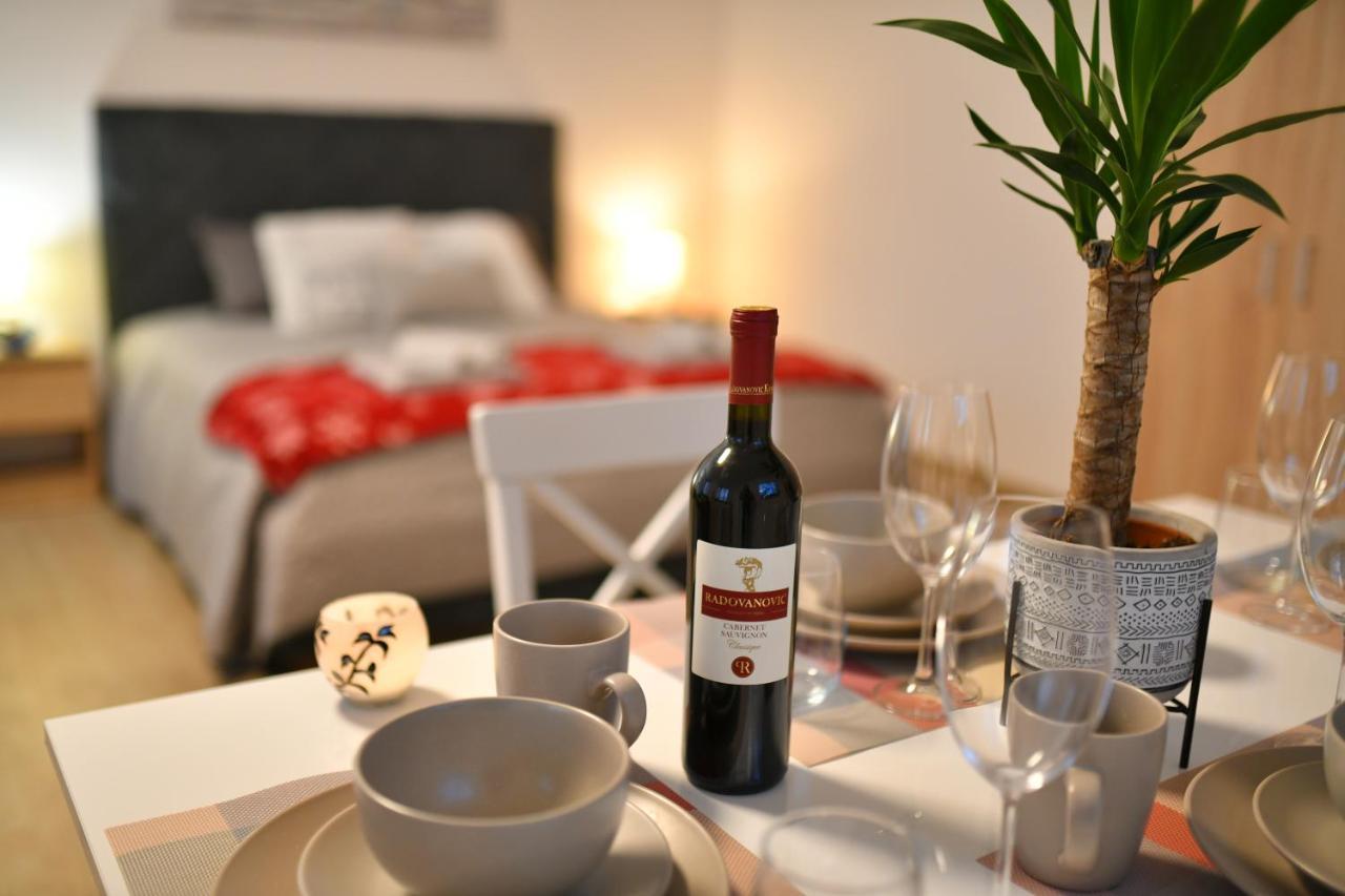 West In Apartments Cacak Ngoại thất bức ảnh