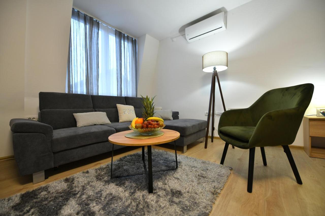 West In Apartments Cacak Ngoại thất bức ảnh