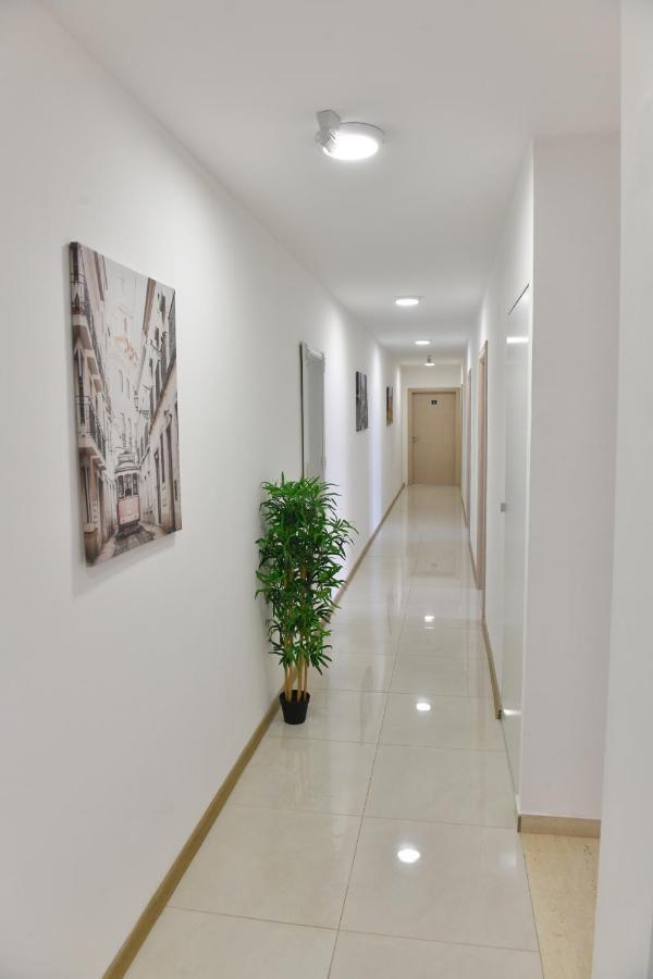West In Apartments Cacak Ngoại thất bức ảnh
