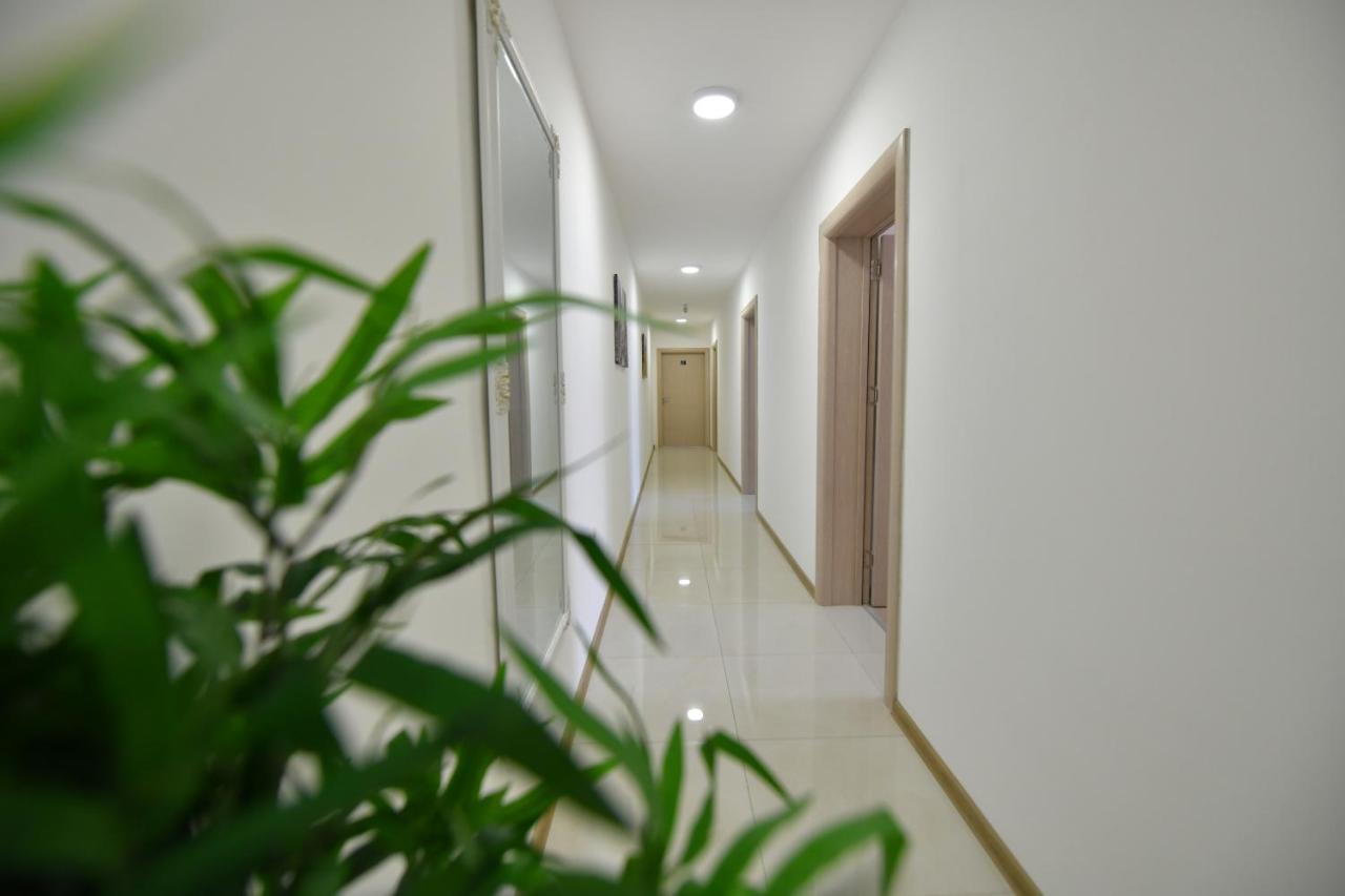 West In Apartments Cacak Ngoại thất bức ảnh
