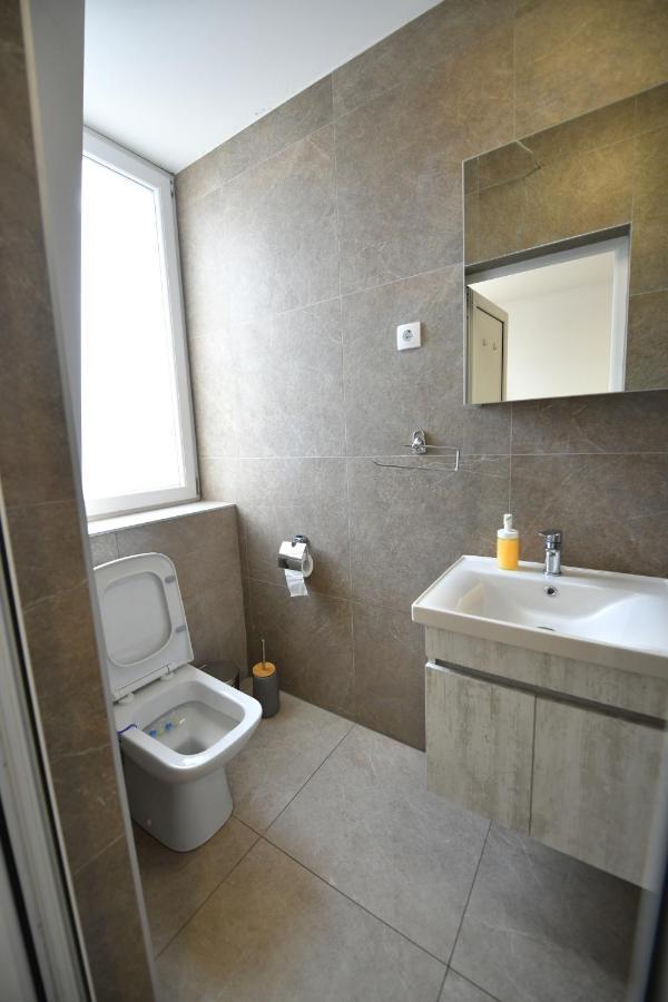 West In Apartments Cacak Ngoại thất bức ảnh