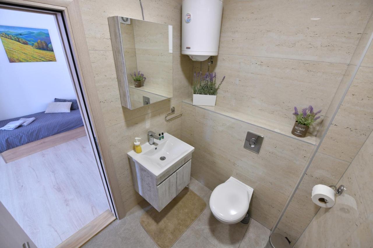 West In Apartments Cacak Ngoại thất bức ảnh