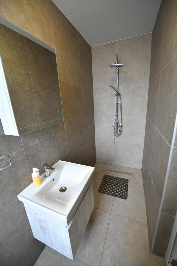 West In Apartments Cacak Ngoại thất bức ảnh