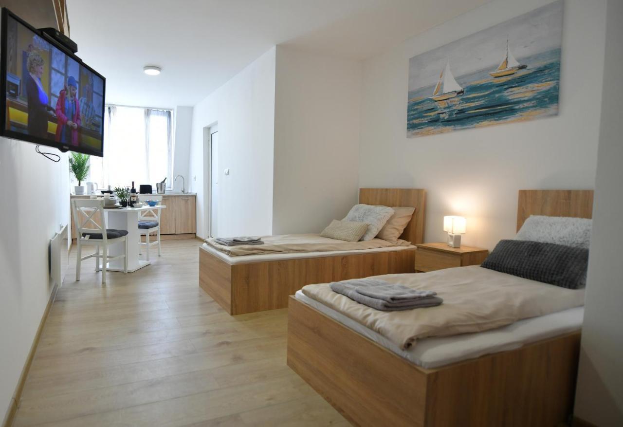 West In Apartments Cacak Ngoại thất bức ảnh