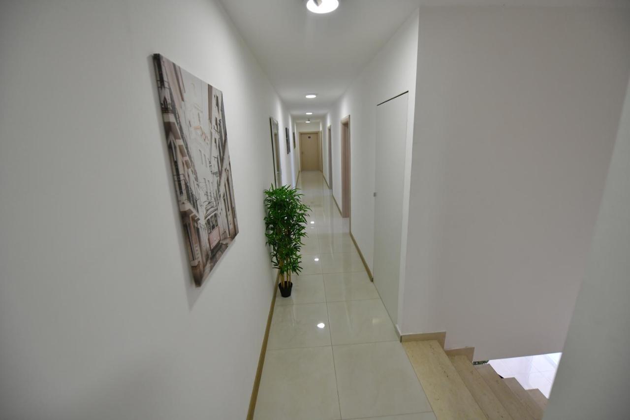West In Apartments Cacak Ngoại thất bức ảnh