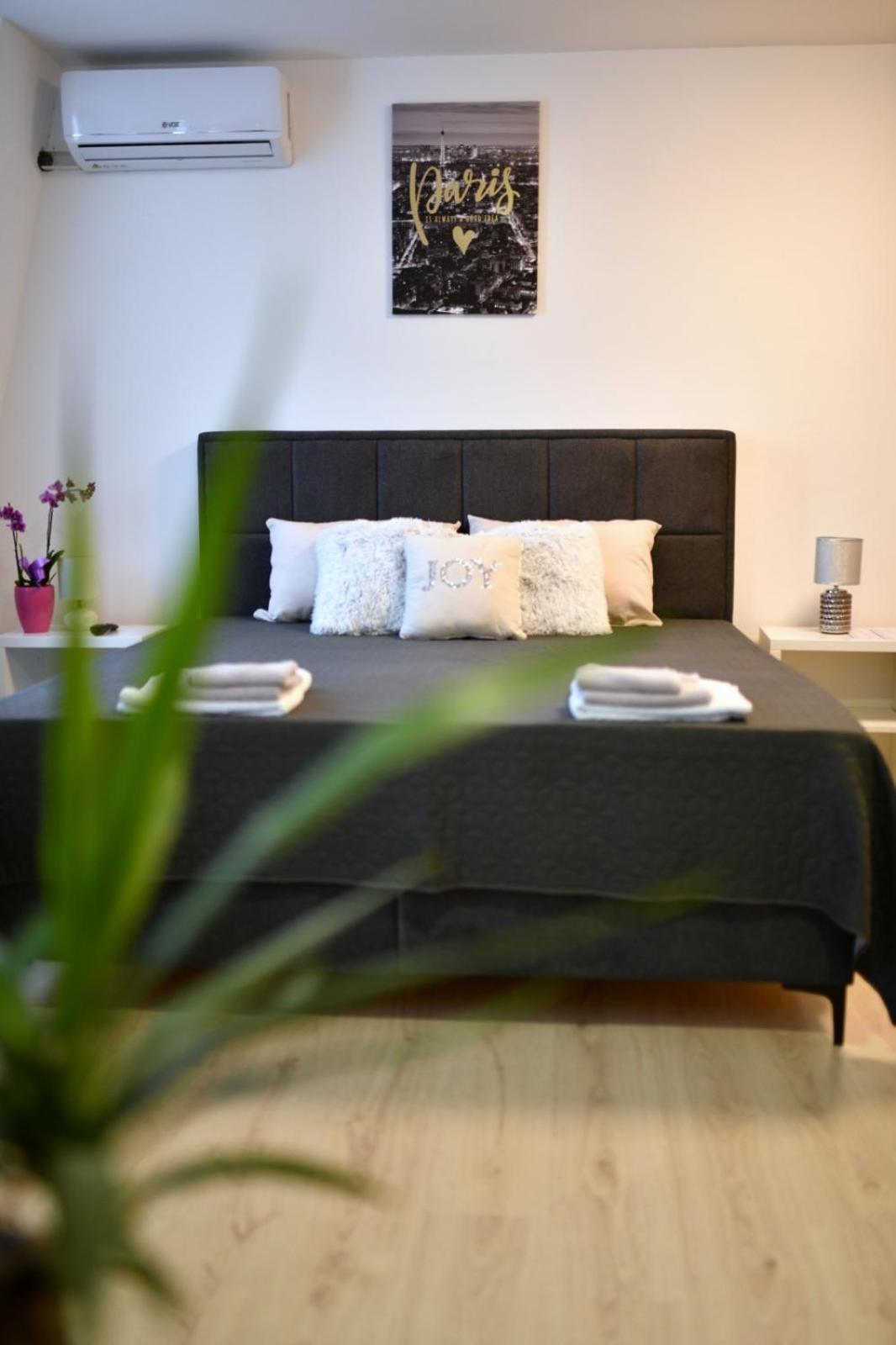 West In Apartments Cacak Ngoại thất bức ảnh