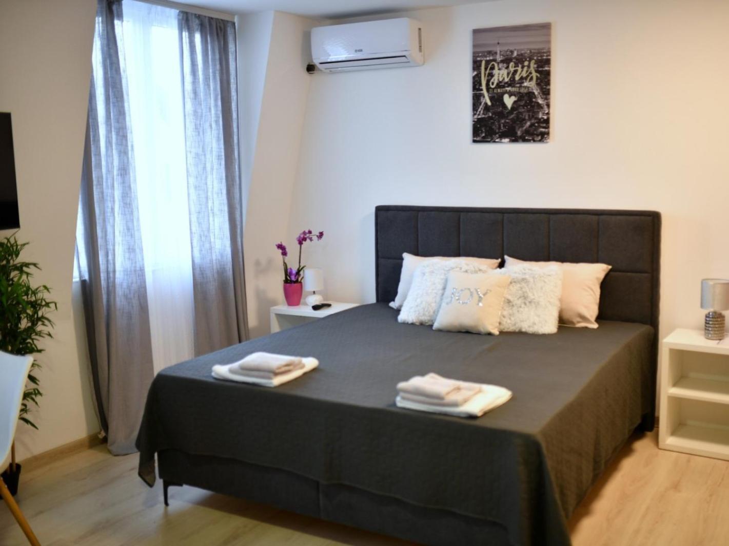 West In Apartments Cacak Ngoại thất bức ảnh