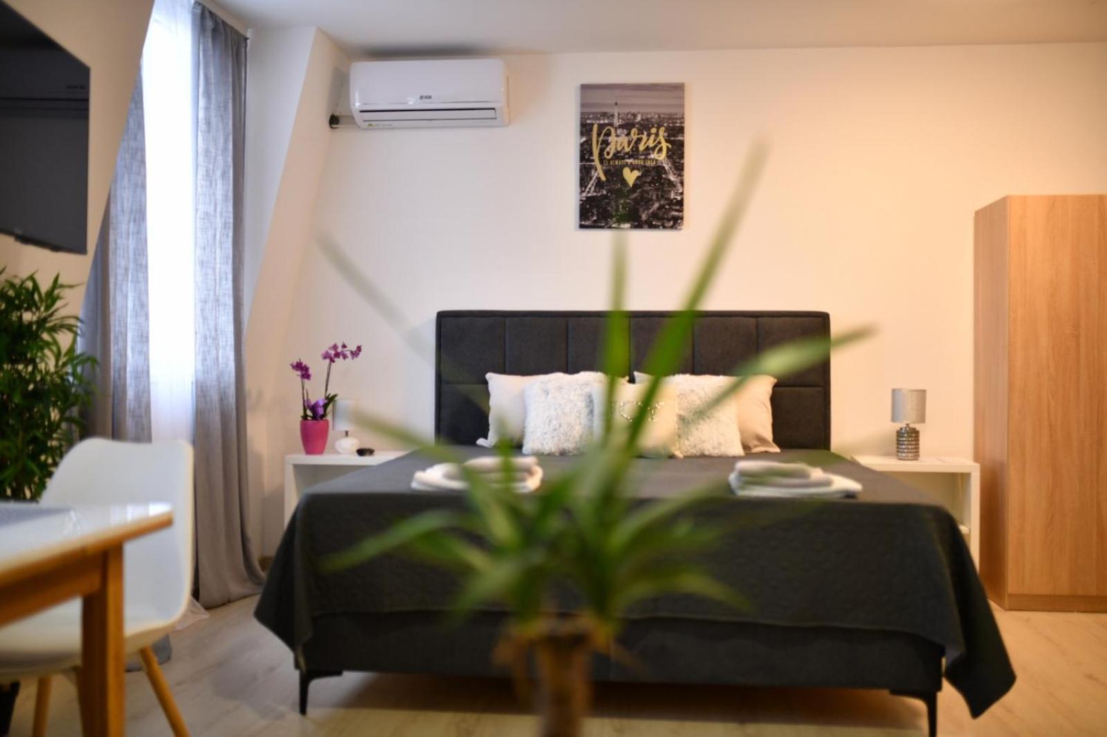 West In Apartments Cacak Ngoại thất bức ảnh